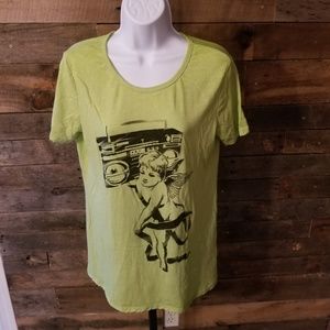 Zoe + Liv multiple size Green Graphic Tees